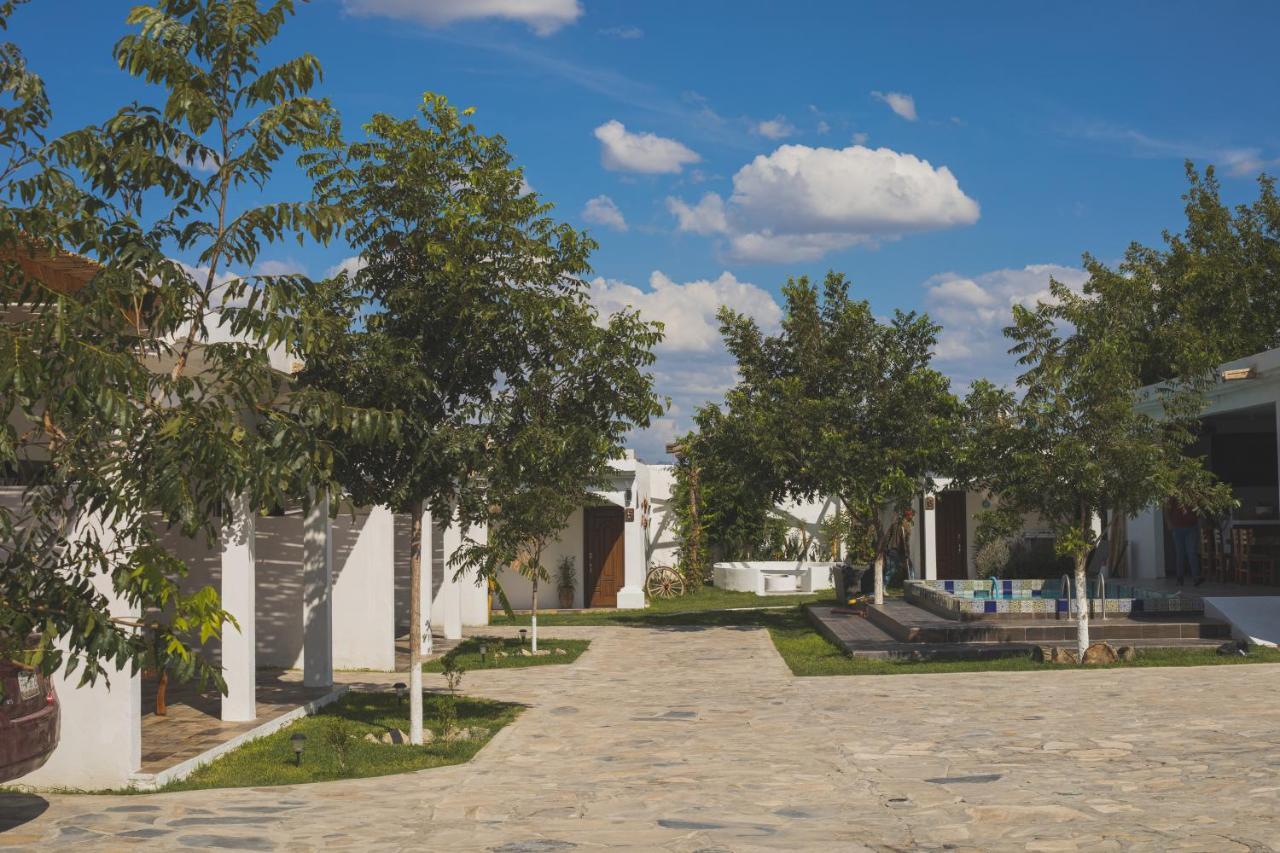 Hotel Posada las Nubes Parras de la Fuente Exterior foto